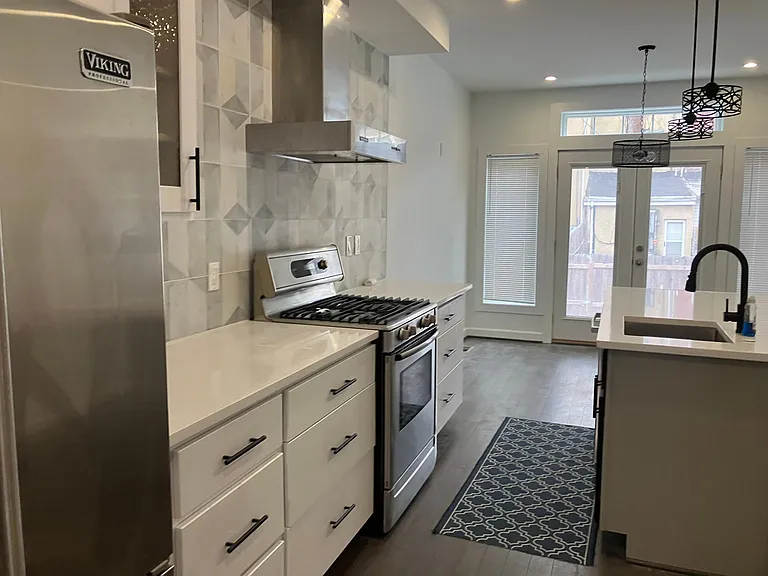 619 Wyeth St #1 — Photo 6