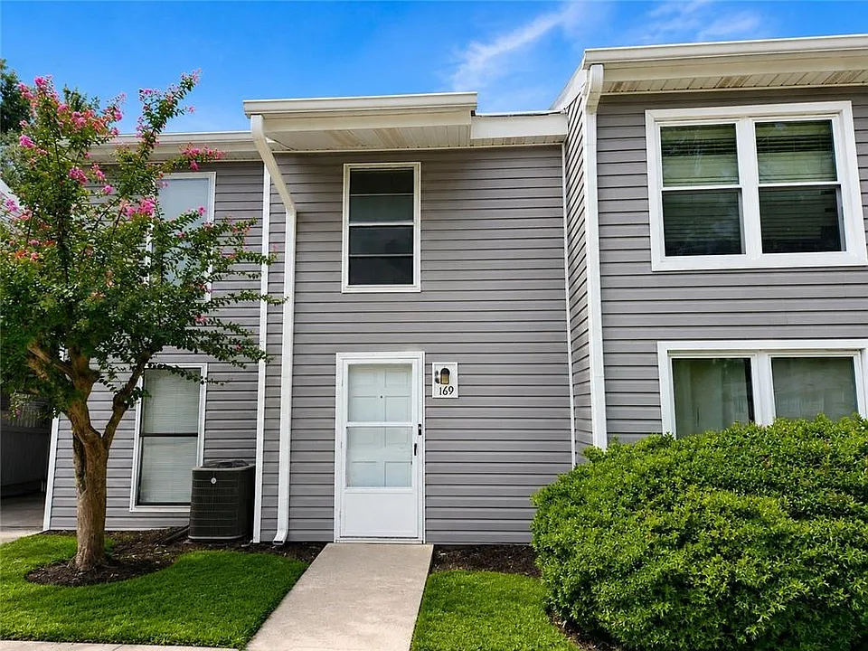 169 Governors Dr