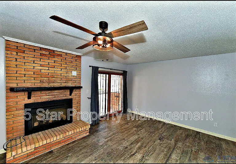 10117 Mercedes St — Photo 9