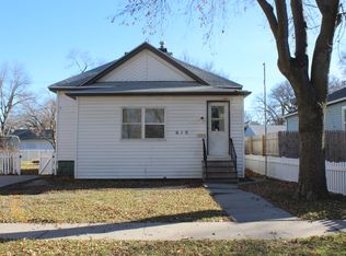 619 W 11th St, Grand Island, NE 68801