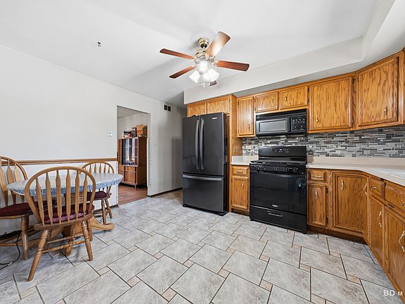 5th image of 8326 S 78th Ave