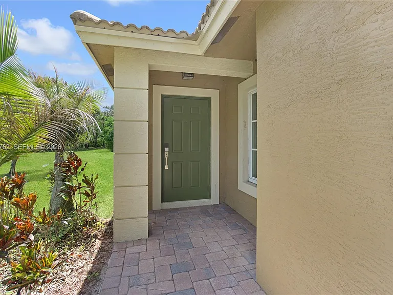 5603 SE Graham Dr — Photo 9