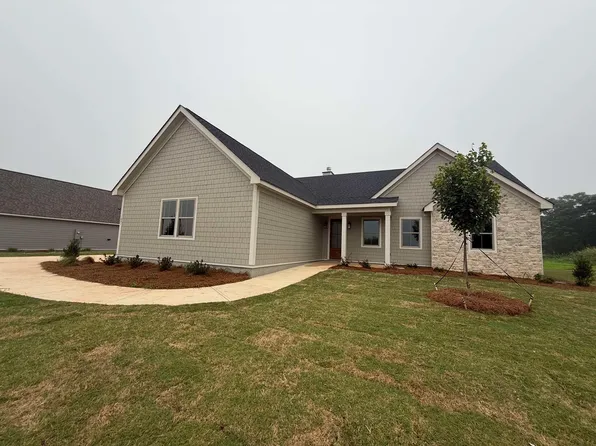 1091 Madison Hills Dr, Madison, GA 30650