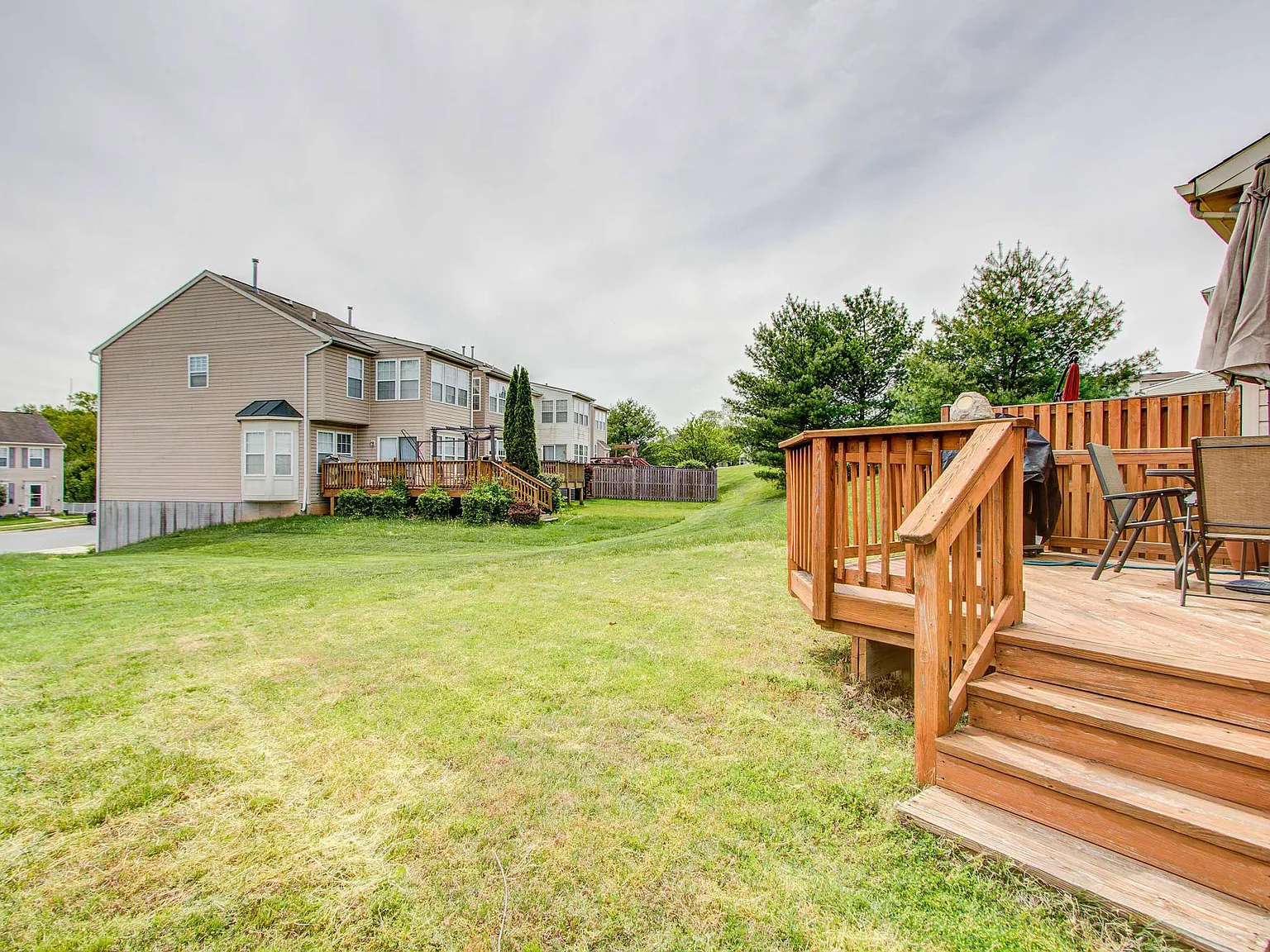4 bed, 3.5 bath, 2241 sqft, $3,000 — Photo 2