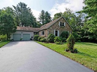1129 Glenmeadow Ct, Niskayuna, NY 12309