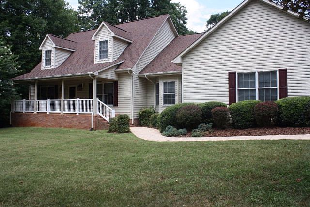 1st image of 66 Red Hill Dr
