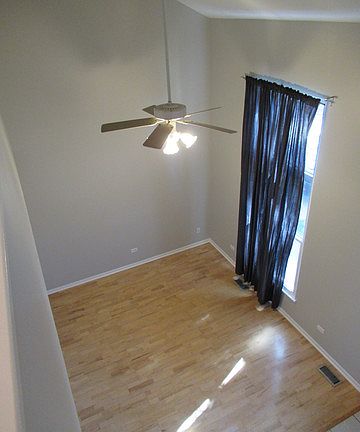 3rd image of 685 Grant Cir