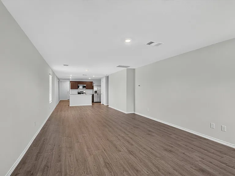 1128 Northfield Dr — Photo 4
