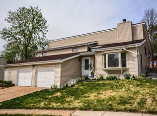 6009 La Chateau Ct, Saint Louis, MO 63129