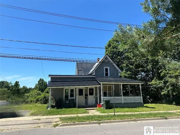 53 Hallock St, Jamestown, NY 14701