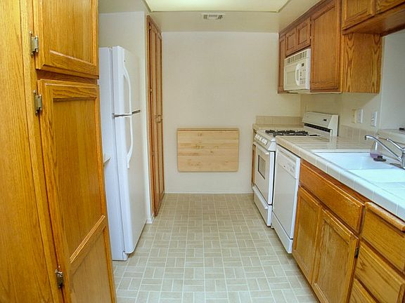 2nd image of 4249 Longridge Ave Unit 304