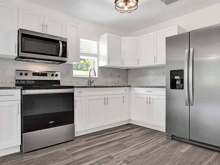 929 S North St #5 — Photo 7