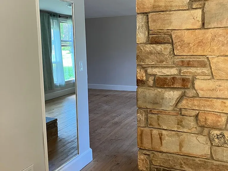 122 W Scanlon St — Photo 8