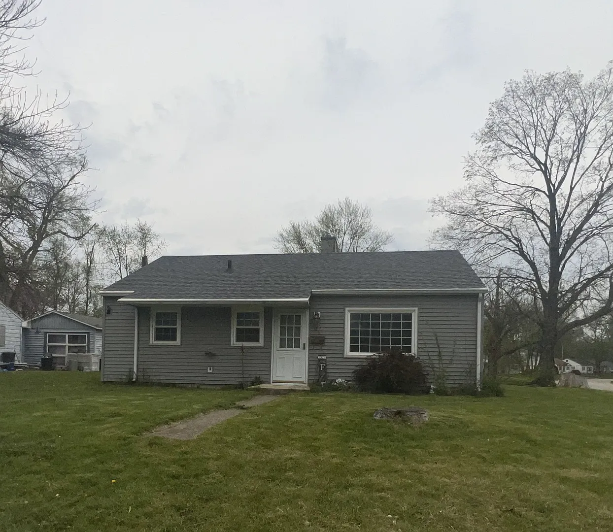 1109 Prairieview Dr photo 1