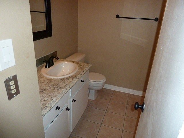 1st image of 224 Settlers Park Dr
