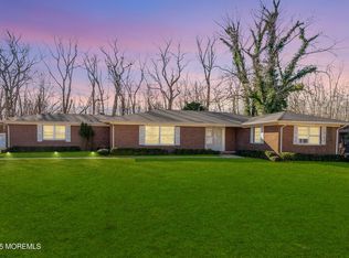 404 Brookside Ave, Oakhurst, NJ 07755