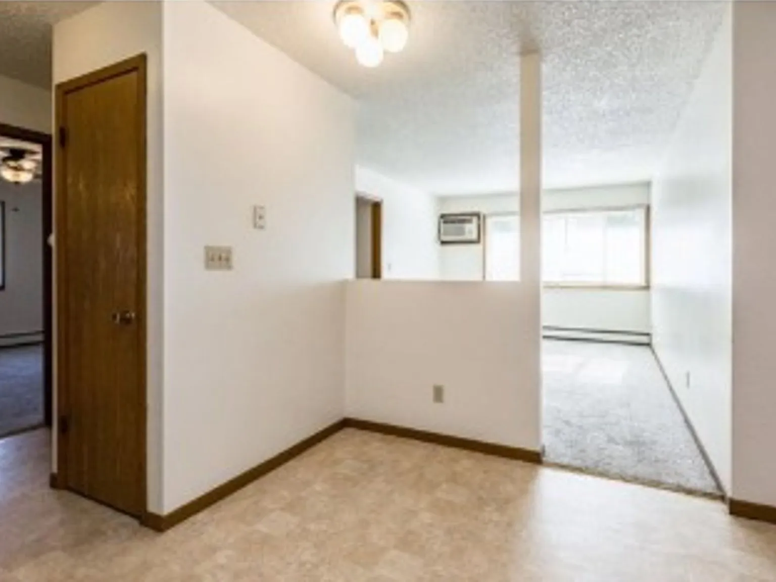 Dodge Street Apartments — Photo 3