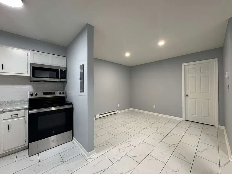 560 Main St #O1E — Photo 12