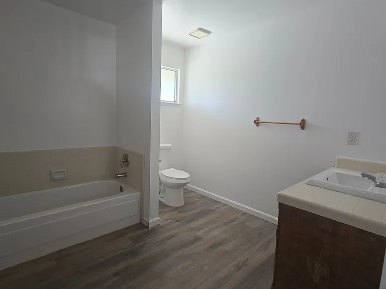 2146 Neill Way — Photo 7