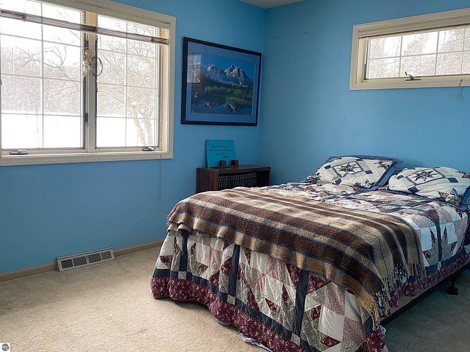 2nd image of 7548 Dinger Rd