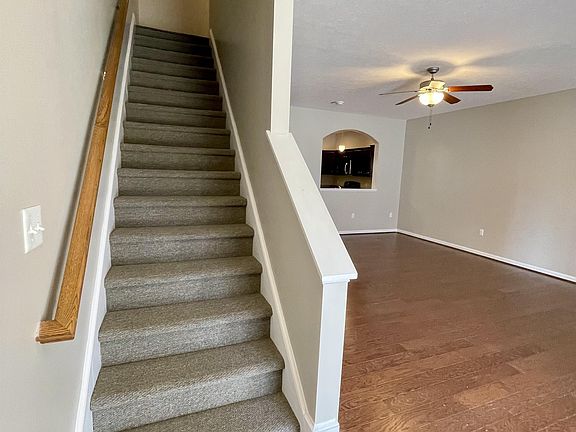 4th image of 211 Portico St #1