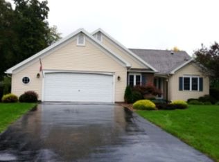 104 Albury Dr, Rochester, NY 14626