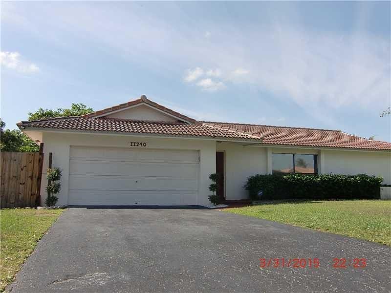1st image of 11240 NW 40th St
