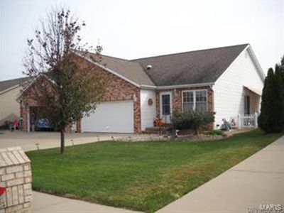 Field Crossing Dr, Highland, IL, 62249