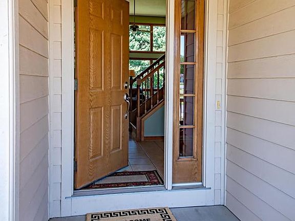 3rd image of 2577 Bell Cir