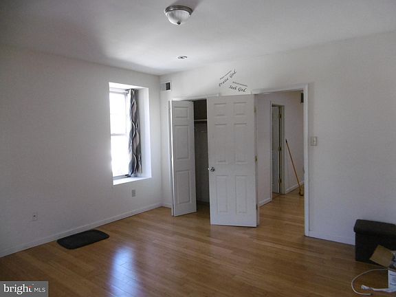 4th image of 242 W School House Ln