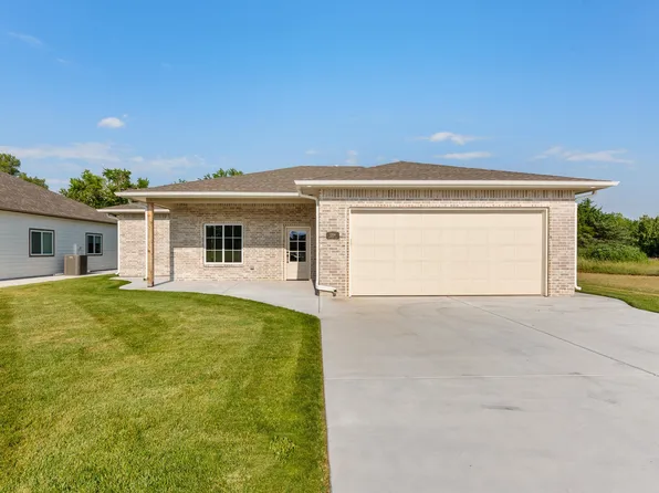 1208 Stutzman St, Halstead, KS 67056