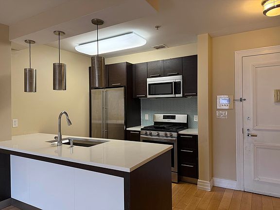 3rd image of 6405 Yellowstone Blvd #319