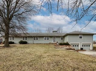 16610 S Ridgeview Rd, Olathe, KS 66062