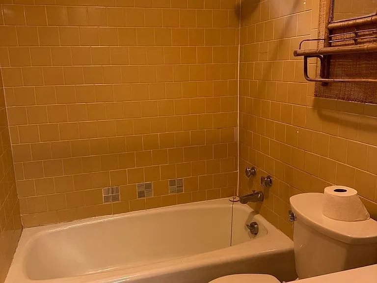 1127 Round Hill Dr — Photo 10