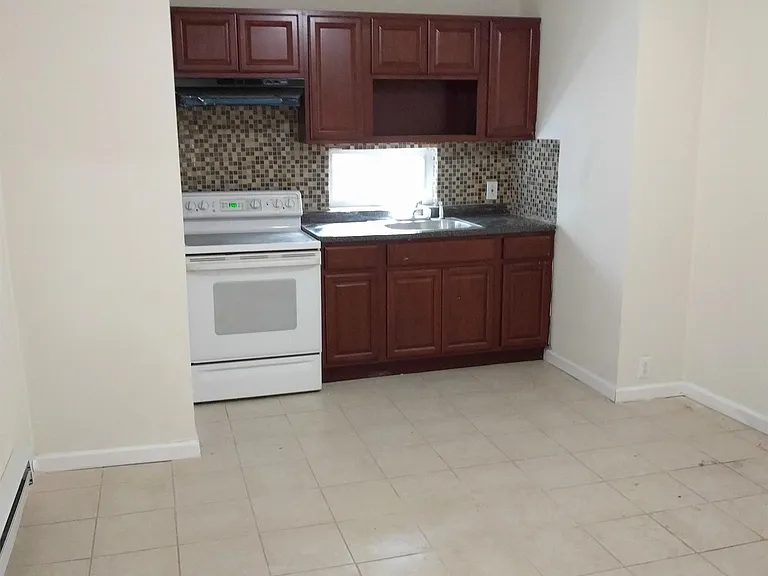 6012 Irving St #2 — Photo 15