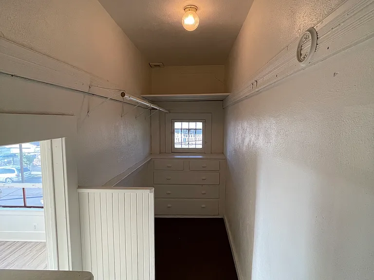 134 E 31st St — Photo 5