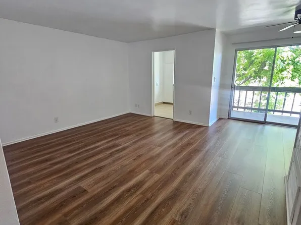 Woodman Ave (#559), 6121 Woodman Ave APT 204, Van Nuys, CA 91401