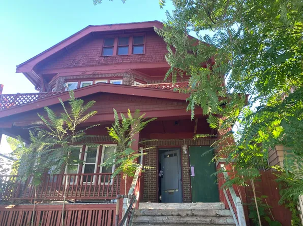 1020 W Keefe Ave, Milwaukee, WI 53206