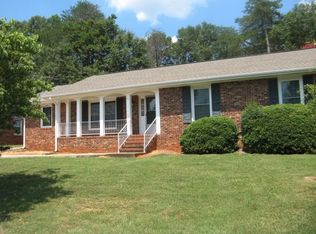 6 Willow Run Ter, Spartanburg, SC 29303