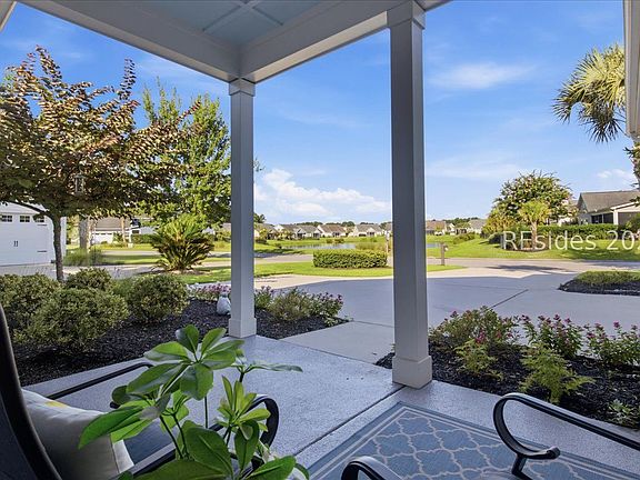 4th image of 382 Lake Bluff Drive