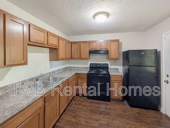 3rd image of 8620 India Ave
