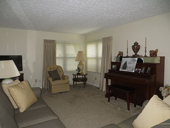 4th image of 840 Mason Ct