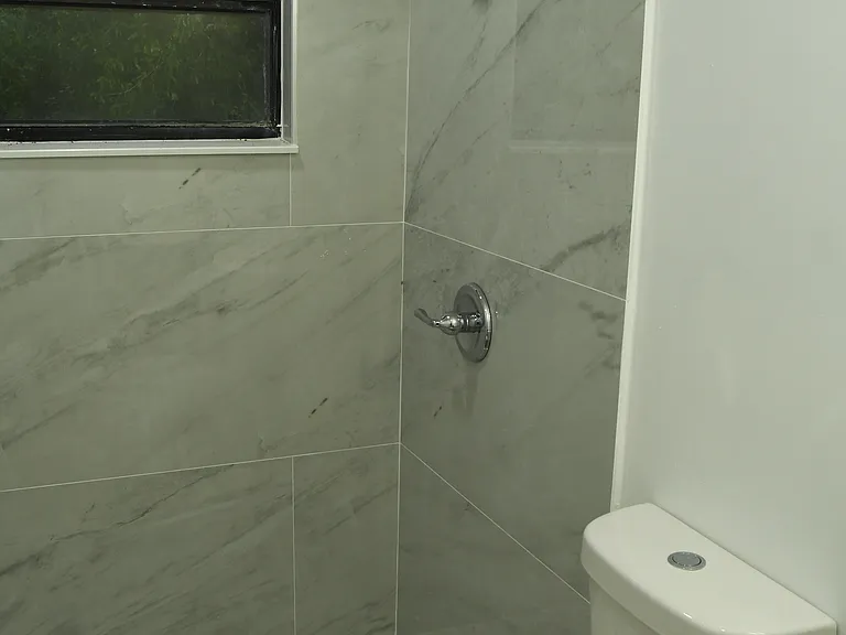 215 Leroy Ave #B — Photo 15