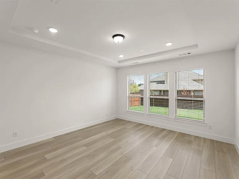 1818 Whisperwood Way — Photo 10