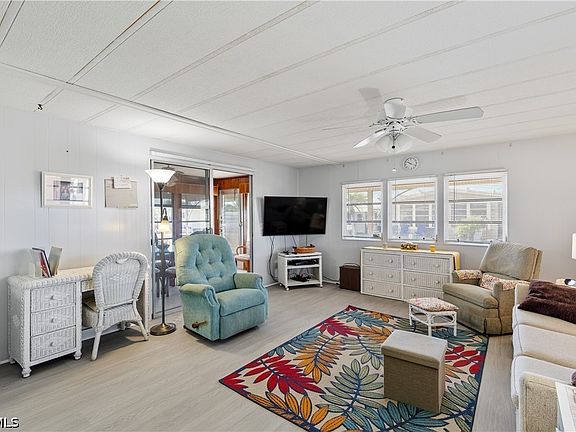 3rd image of 3373 Rainbow Ln