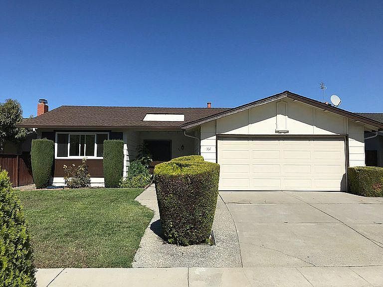 1st image of 55545 Drakes Ct