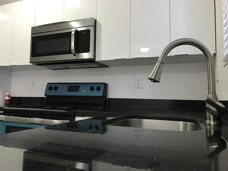1st image of 12506 NE 4th Ave #211
