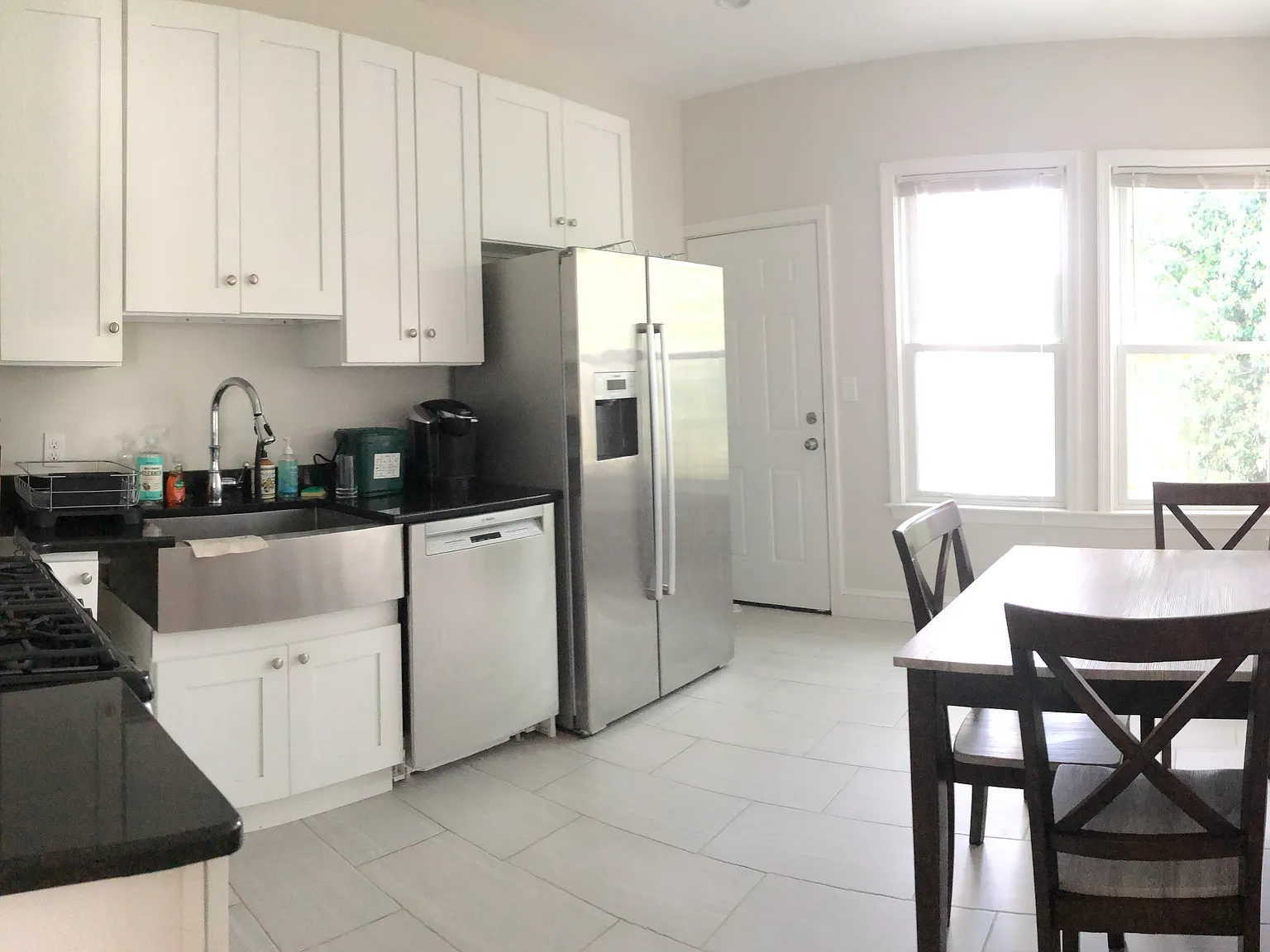 3 bed, 1079 sqft, $5,000 — Photo 3