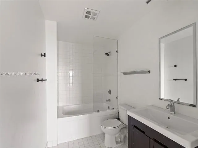 10 SW South River Dr #1006 — Photo 5