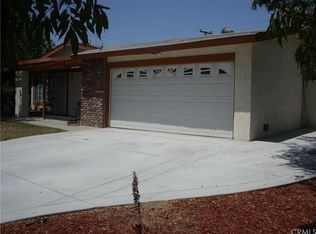 422 E Bonnie View Dr, Rialto, CA 92376